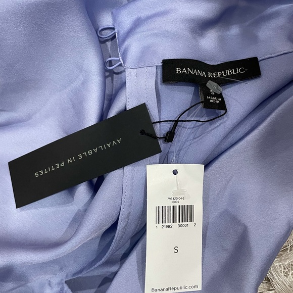 NWT Banana Republic Periwinkle Long Sleeve Turtleneck Satin Blouse - Picture 4 of 4